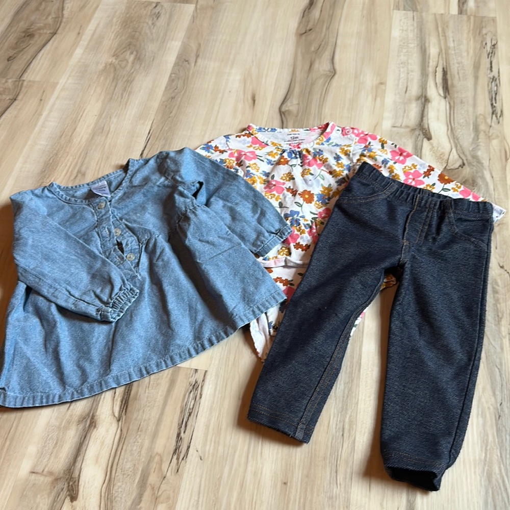 Carters 2 pack onesies & 1 pair jeans 12m